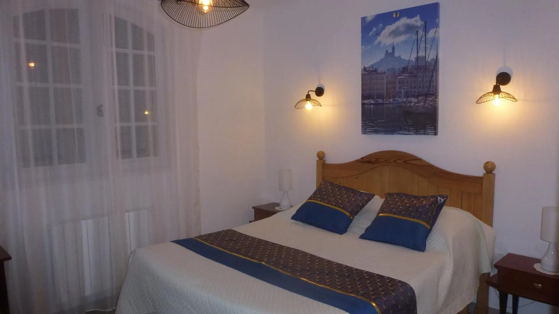 Chambre D'Hotes La Pinede Bed & Breakfast Lambesc France
